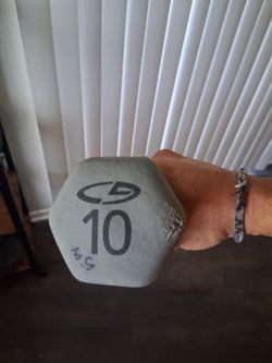 10 pounds  weight