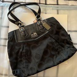 Coach Purse In Great Condition (Barely Used)