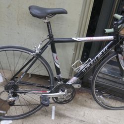 TREK 1000 SL BONTRAGER ALPHA SUPERLIGHT ALUMINUIM  ROAD BIKE CARBON FORK, CARBON SEATPOST, SHIMANO FRONT DERAILLEUR, SHMANO TIAGRA REAR DERAILLEUR , 2