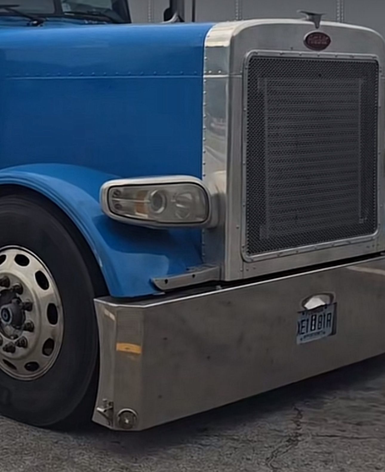 Peterbilt 389 Bumper And Fender