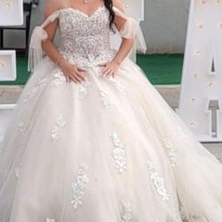 Moda 2000 Quinceañera Dress