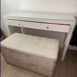 Vanity Set ( seat included)