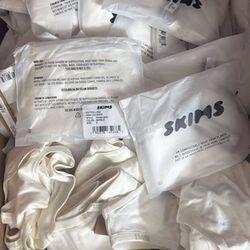SKIMS Undies – Marble Black & Light Gray – Sizes S, M, L & 2X Bikini Undies – Brand New! 🩲✨