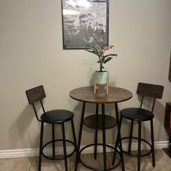 Bristol Dinning Table 