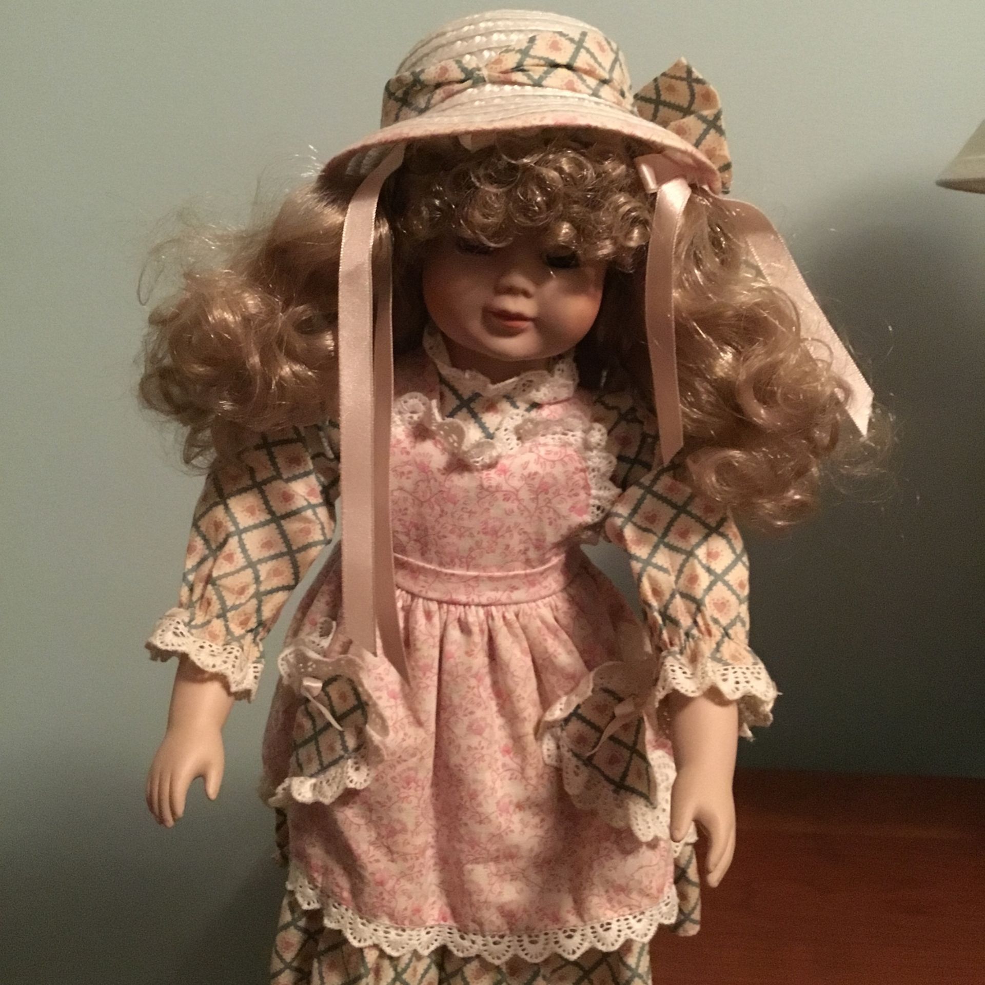 Porcelain Doll, Excellent Condition w/Metal Stand