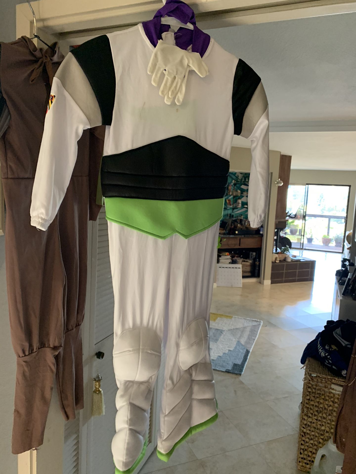 The Disney store buzz light-year costume size small Size 4