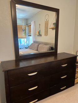 2 piece Dresser set