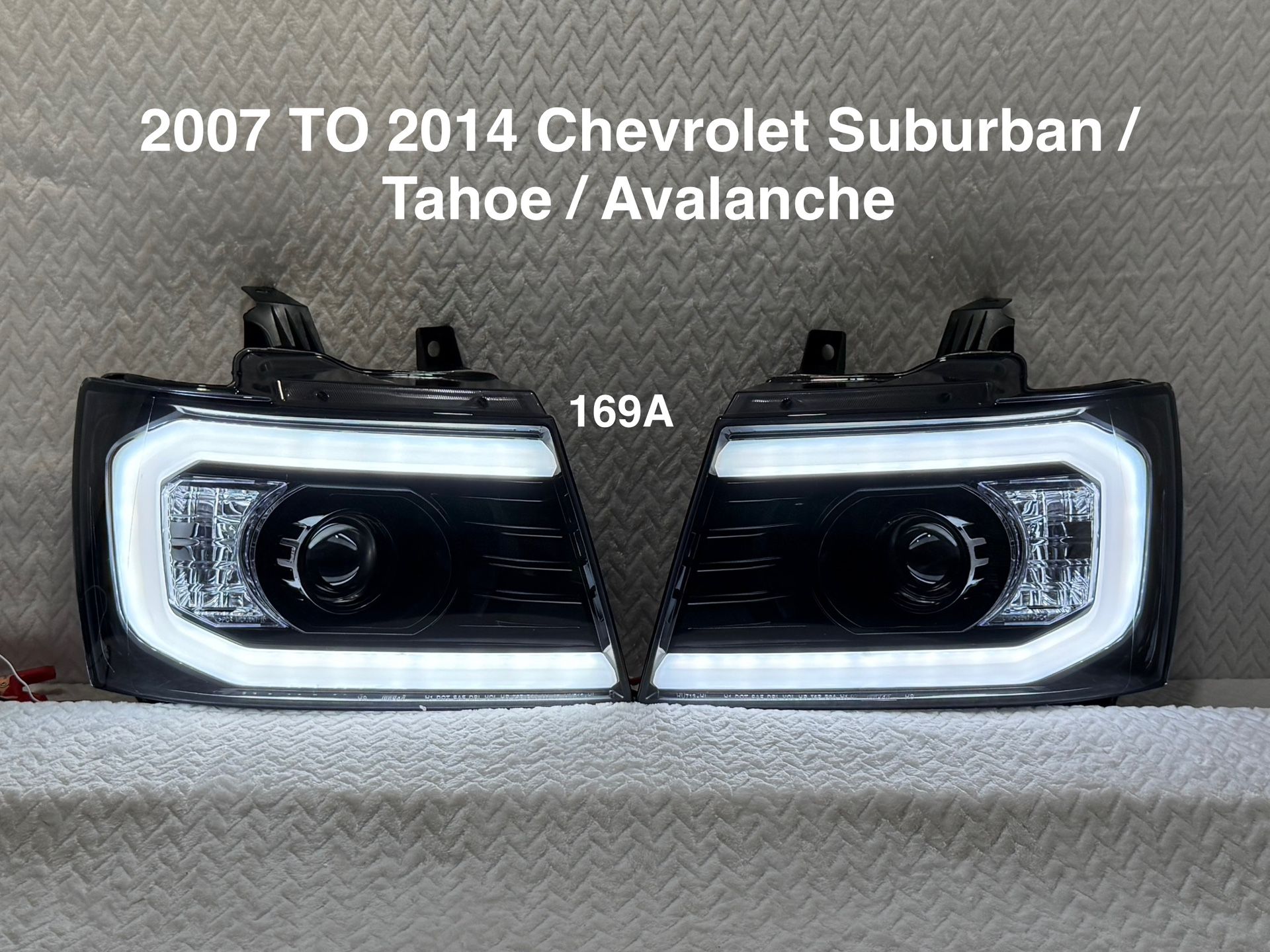 2007 TO 2014 Chevrolet Suburban / Tahoe / Avalanche Black Projector Headlights