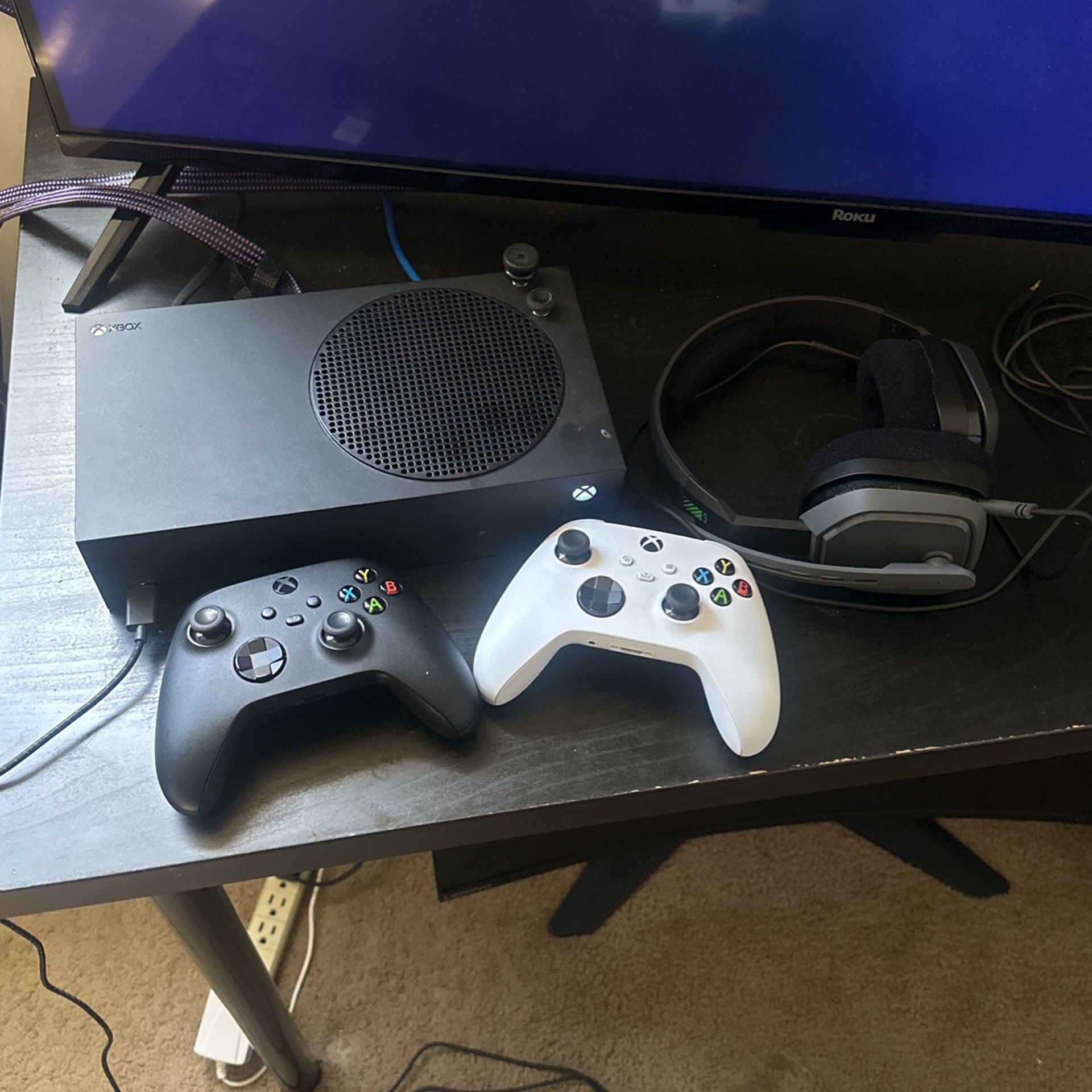 Xbox One series S 1tb & Astros headset & 2 Controllers