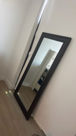 Wall mirror