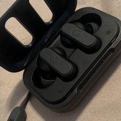 Skull Candy Blootooth Earbuds 