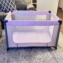 Dream On Me Playard / Pack n Play – Pink Floral – Portable