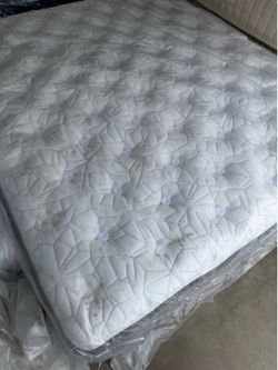 California king size bed mattress king koil intimate luxury firm euro top pillow Serta Sealy Stearns & foster reserve estate Aireloom purple rejuvenat