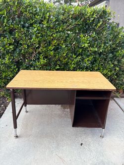 Heavy duty school desk