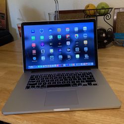 MacBook Pro 15” i7 16gb Ram 256gb SSD