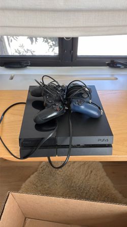 PS4 and controllers