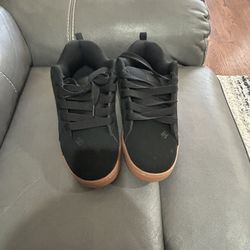 Size 12 🆕 DC COURT GRAFFIK Gym Shoes 