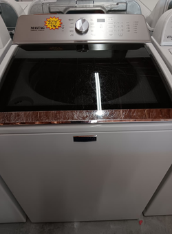 Maytag Top Load Washer — Glass Lid, Digital Controls, Clean