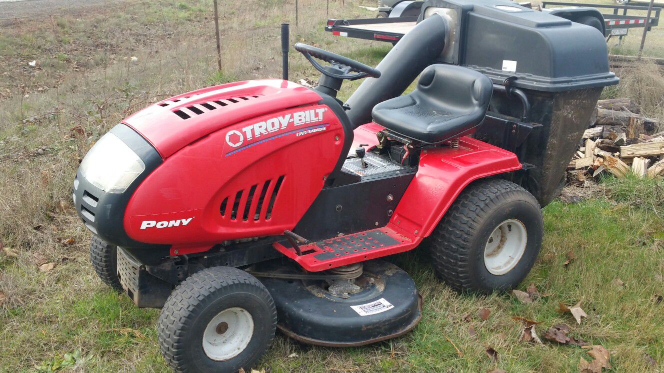 Troy-Bilt Riding Lawn Mower with Double Bagger