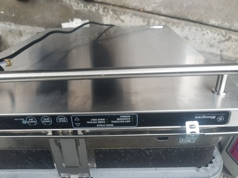 Ge Monogram stainless dishwasher with service waranty
