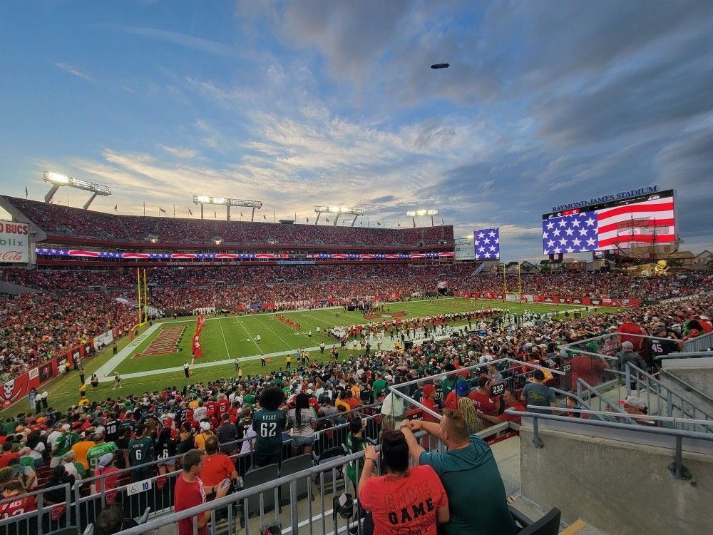 2 Club Seats Sec 232 Row C Seats 15 N 16 Vs Falcons