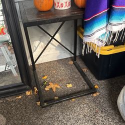 Set Of 2 Side Tables 