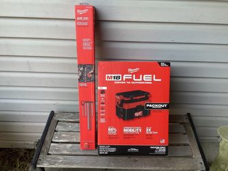 Milwaukee M18 FUEL 2.5Gal PACKOUT Vacuum (tool only) With Air-Tip 5PC Long Reach Hose Set.  Brand NEW.