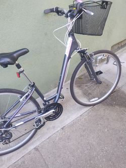 SCHWINN YOVAGUER SMALL  ALUMINUM HYBRID 7 SPD BIKE RIDES GREAT 💯