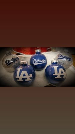 Costum ornaments