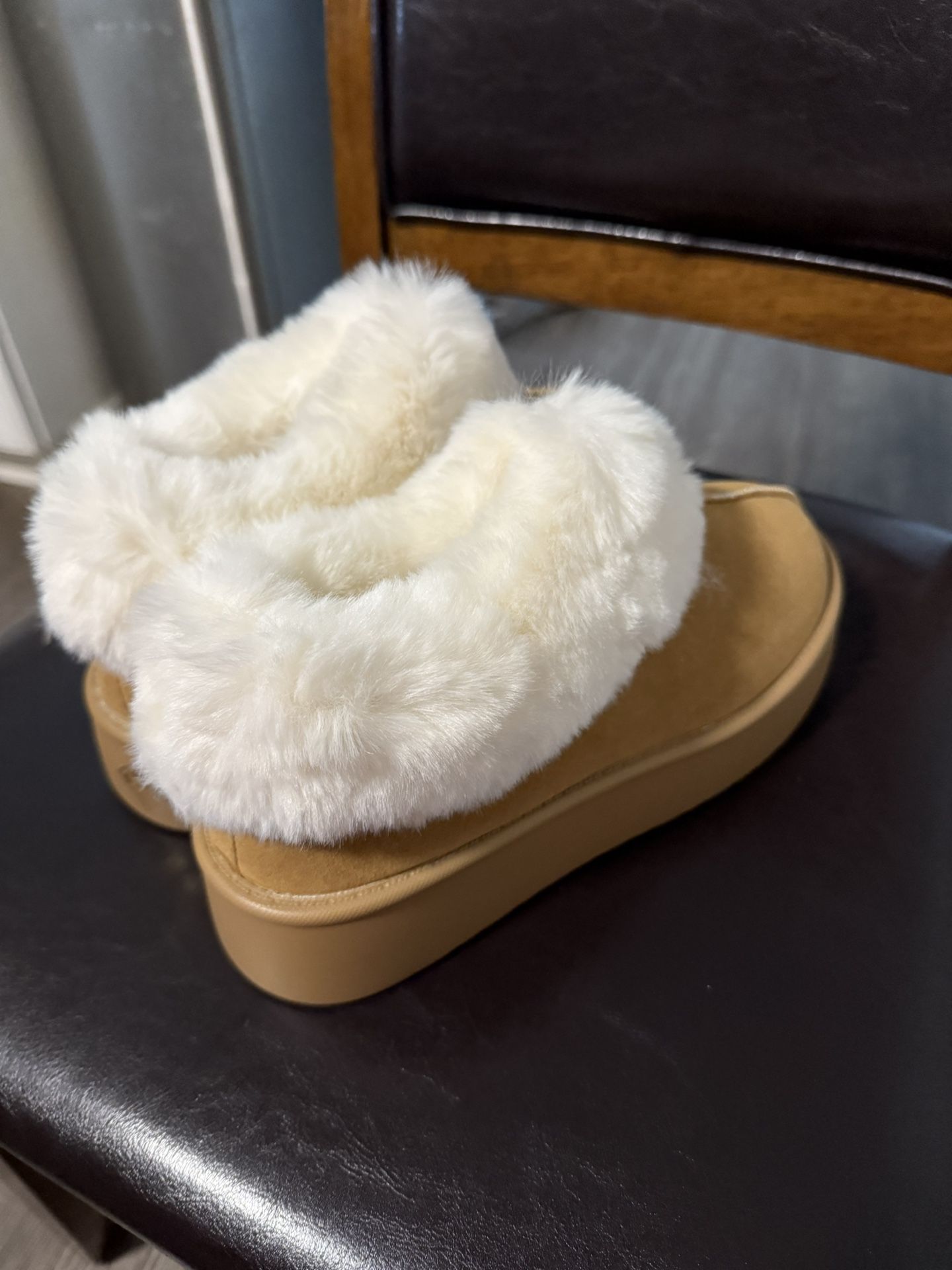 Large mouth fur snow boots