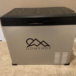 Portable 12 v Fridge/Freezer Adjustable Temperature 