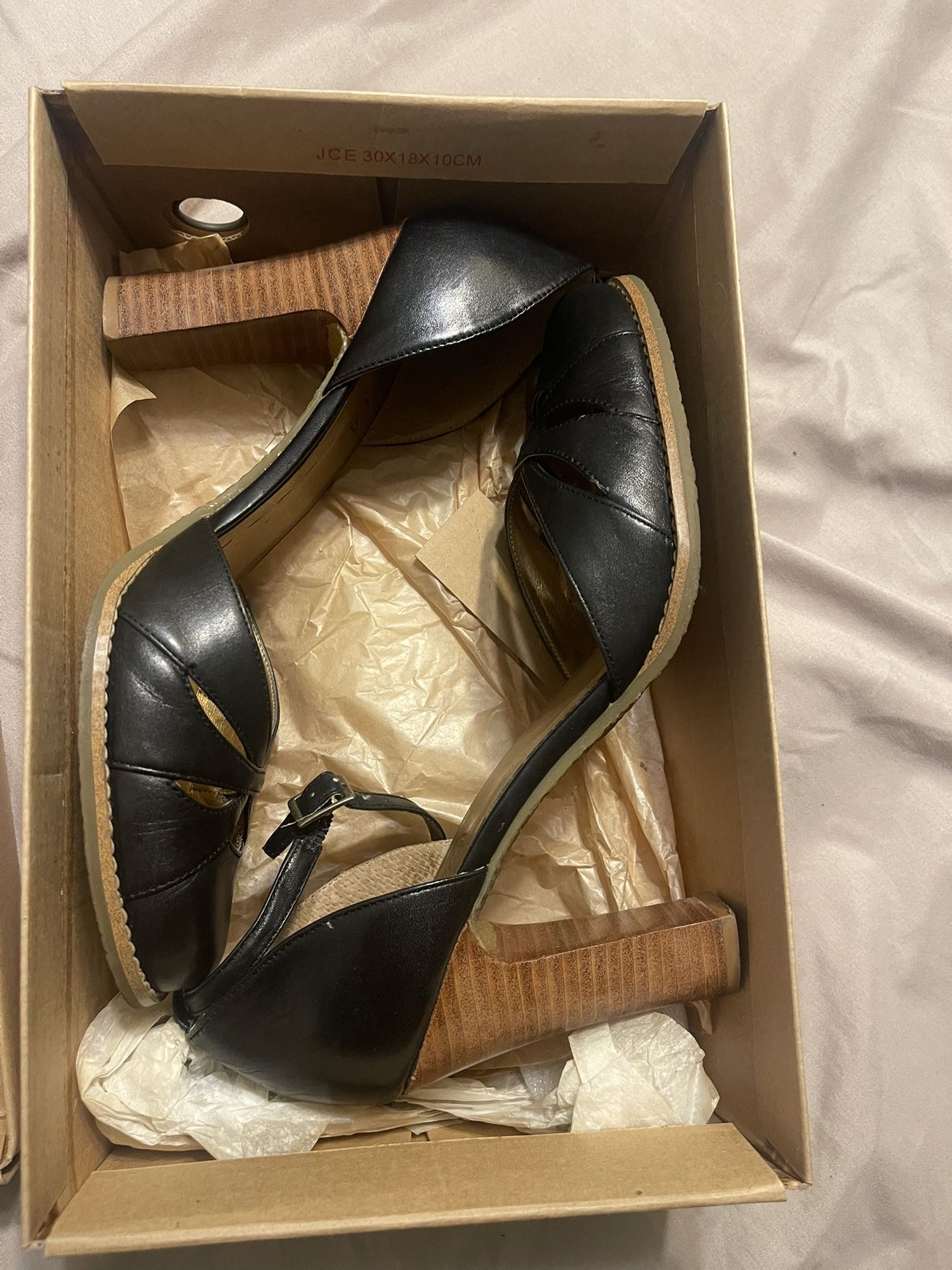 Women’s Black Fisherman Heels Size 9