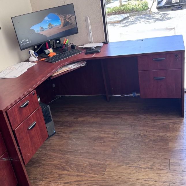 Office desk And matching file Cabinet 