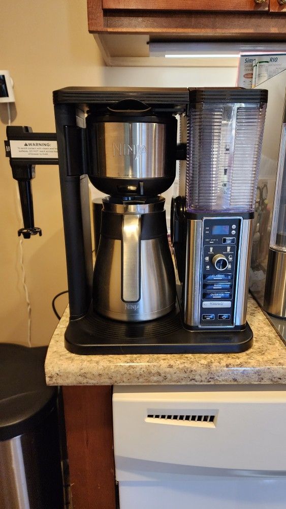 Ninja SPECIALTY Coffee Maker With Frother