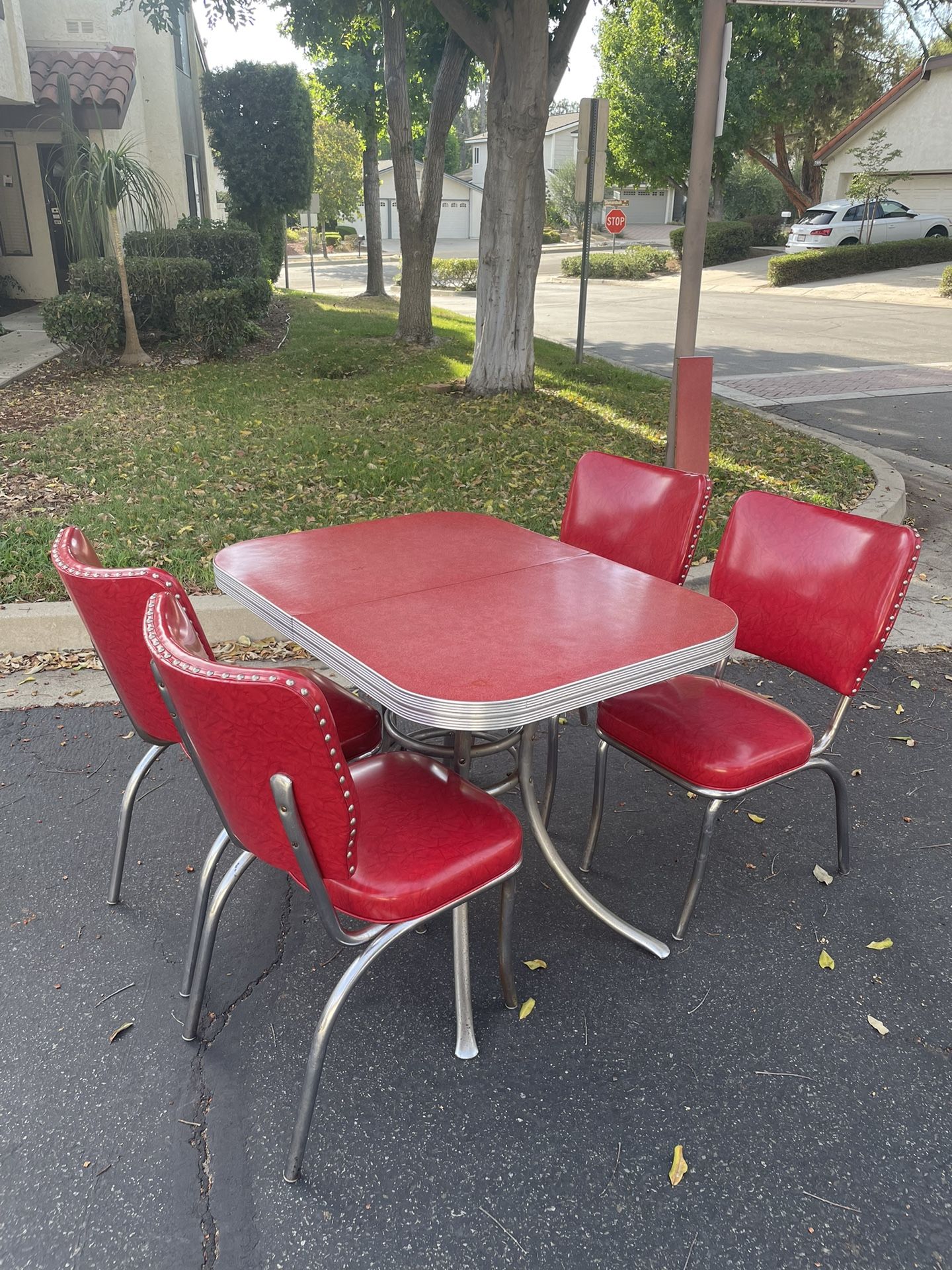 Vintage 1950s Dinette Set (Table/Retro/Kitchen/Chairs)
