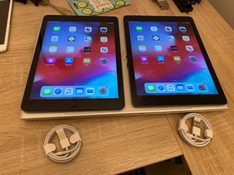 2 APPLE IPAD AIR