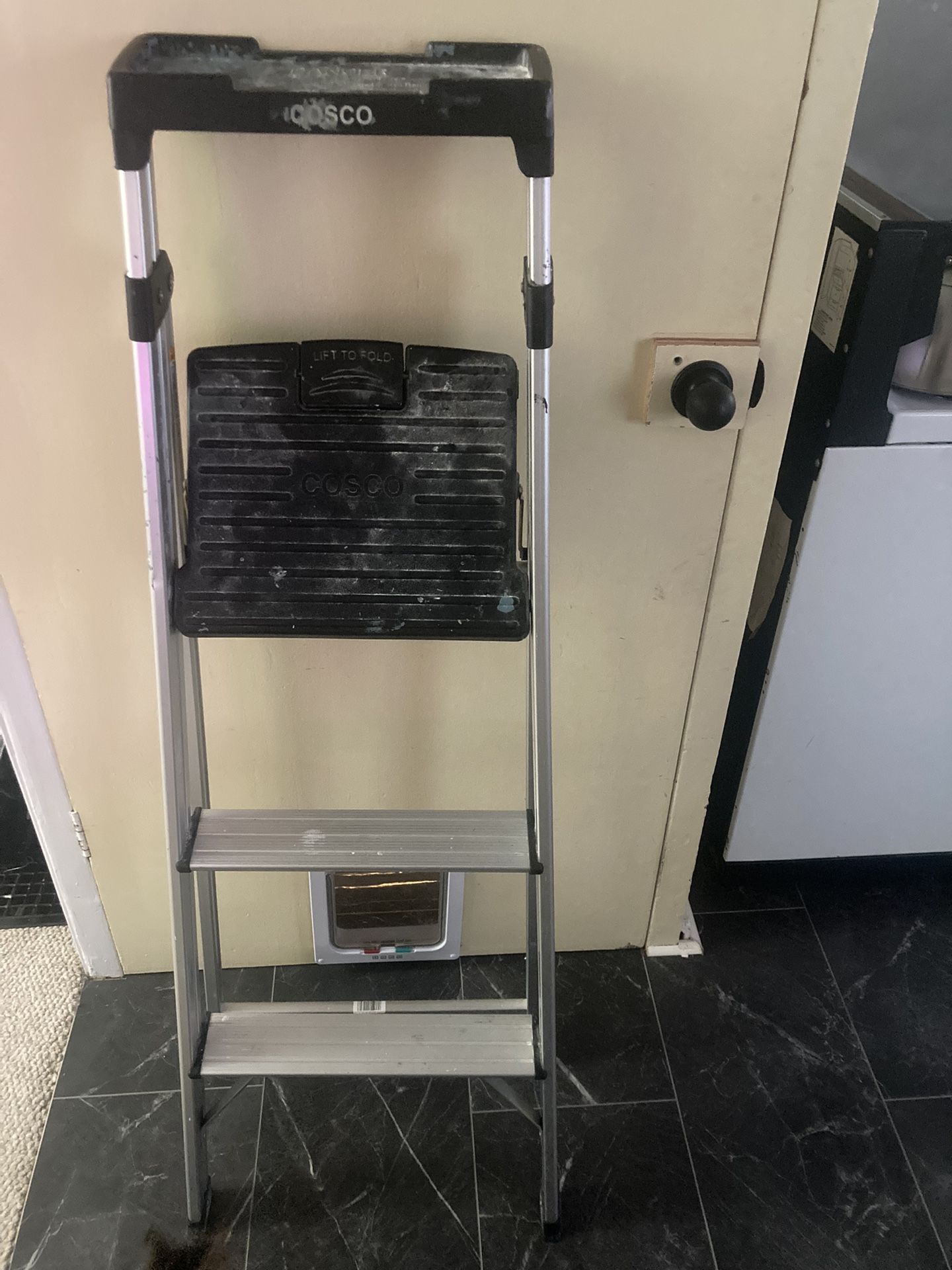Costco 3 Step Folding Ladder