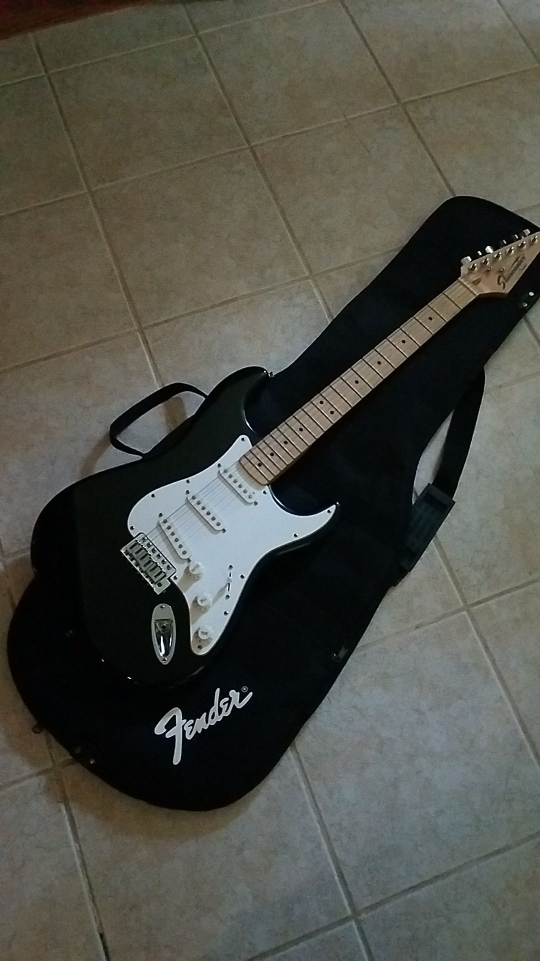 Fender Starcaster Electric Guitar w Soft Case