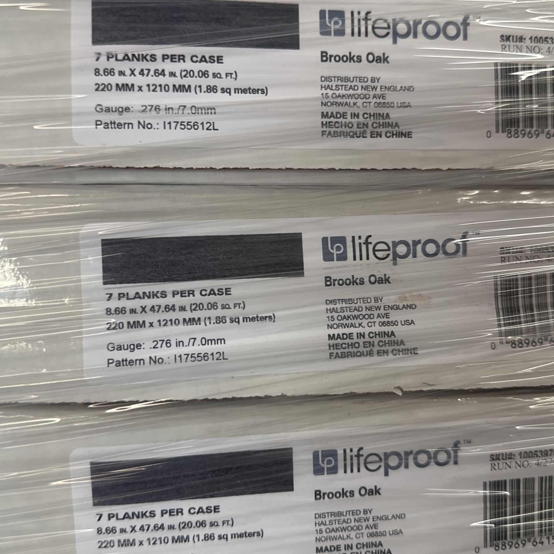 Lifeproof Barlee Brook Shiplap 12 MIL x 8.7 in. W x 48 in. L Click Lock  Waterproof Luxury Vinyl Plank Flooring (20.1 sqft/case) I236606L - The Home  Depot