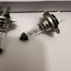 Stock 2017 Ford F150, Headlight Bulbs