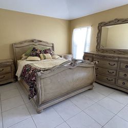 Matching Bedroom Set 