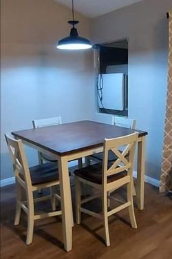 Dining set bar height w/ 4 chairs