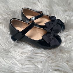 Girl’s Shoes Size 8