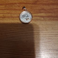 mommys bear pendant