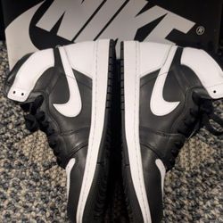 Jordan 1 Black And White 