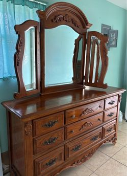 Dresser