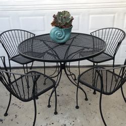 WROUGHT IRON PATIO SET OF 5 PIECES  ASKING  265 CASH ONLY 