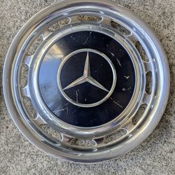 '60-'70 Mercedes Hubcaps 