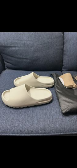 YS-01 Yeezy slides cream color size 9, 10, 11