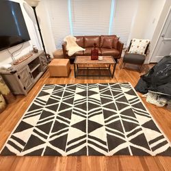 5x7 Modern Symmetrical Rug